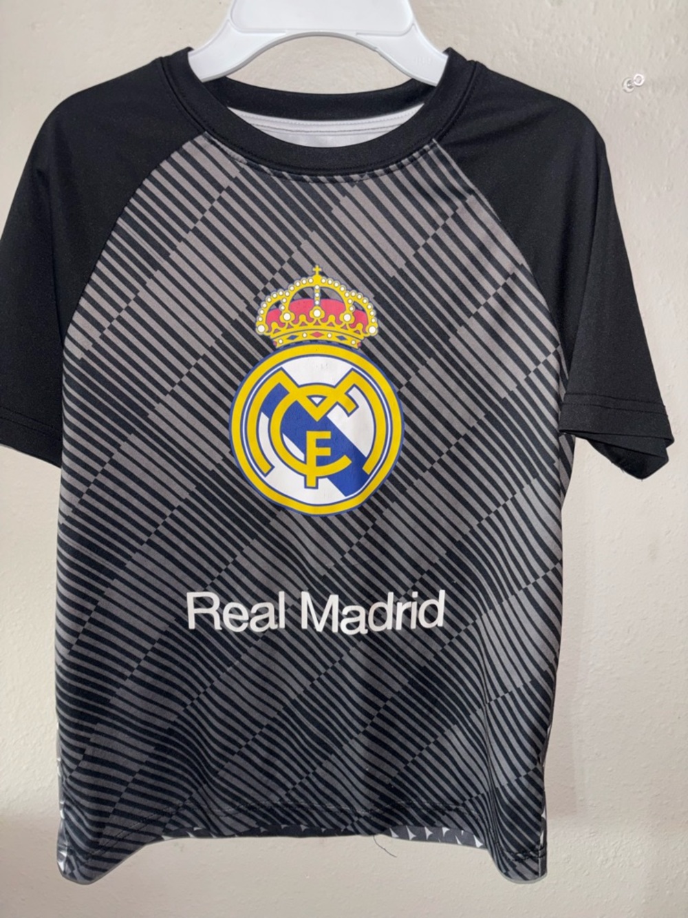 Real Madrid Boys Black Active T-Shirt Medium kids